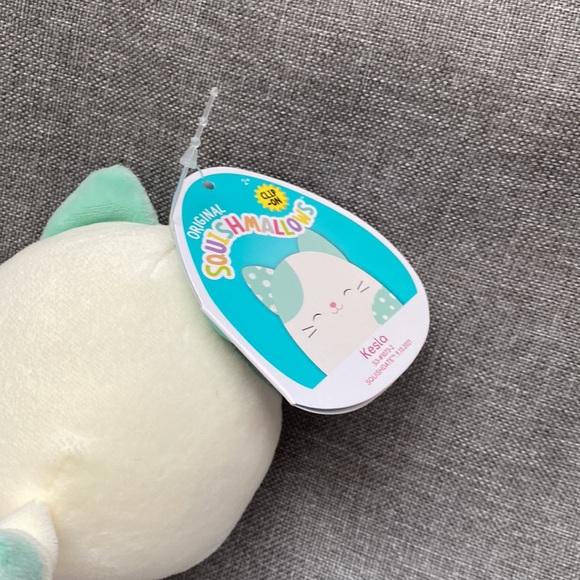 Squishmallow Kesla the Cat 2022 Easter Clip - Picture 3 of 5